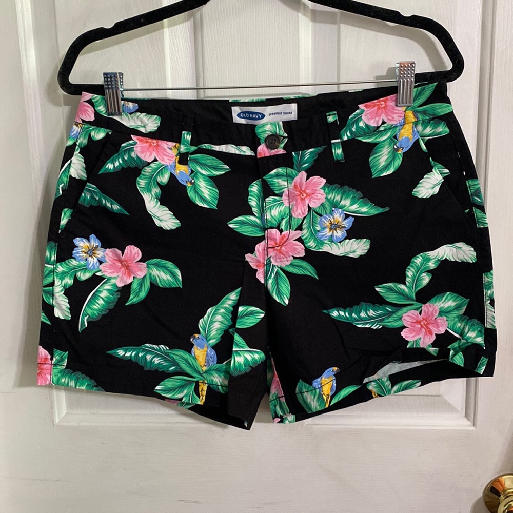 Floral Old Navy Everyday Short, Size 8